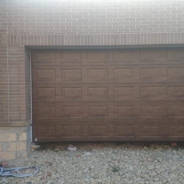 Секционные вертикальные ворота Дорхан 2800x2500