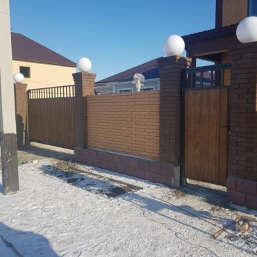 Консольные откатные ворота с калиткой 2500x1500